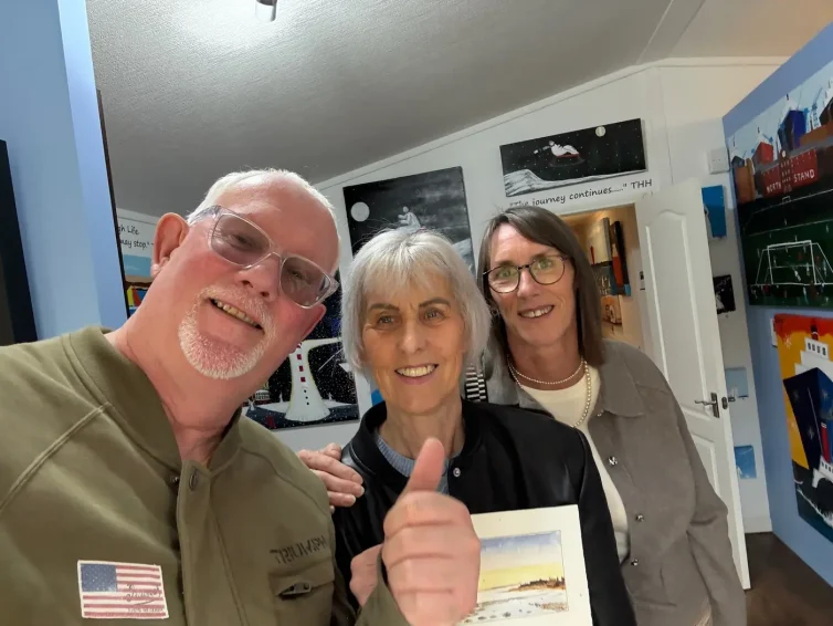 Tea, chat and the perfect piece of art